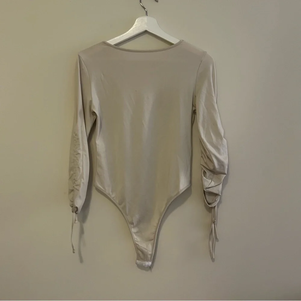 Shein Tops Soft Cream and White Fitted Neutral Stretchy Minimalist Basic Shirts - Picture 7 of 15